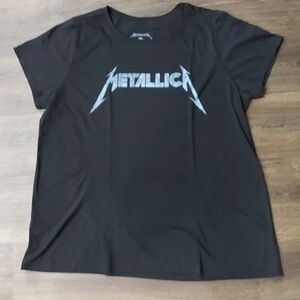 METALLICA NWOT band tee